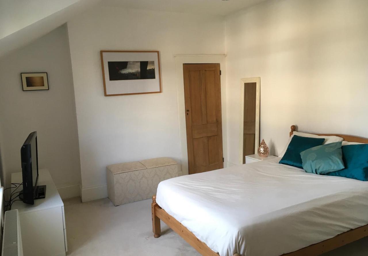 Westgate Two-Bedroom Homestay Suite Екстер'єр фото